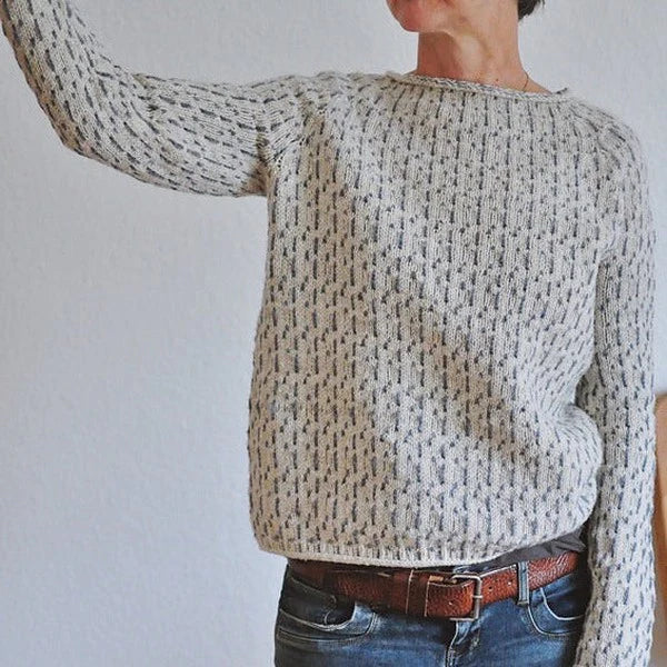 Ophelia - Charm in simplicity: grey crew neck jumper