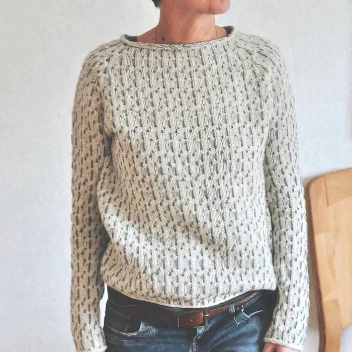 Ophelia - Charm in simplicity: grey crew neck jumper